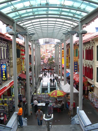 Pagoda_Street_entrance_of_Chinatown_MRT_Station,_Singapore_-_20070516