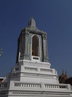 450px-Yod_Prang_Mondop,_Wat_Phra_Kaew