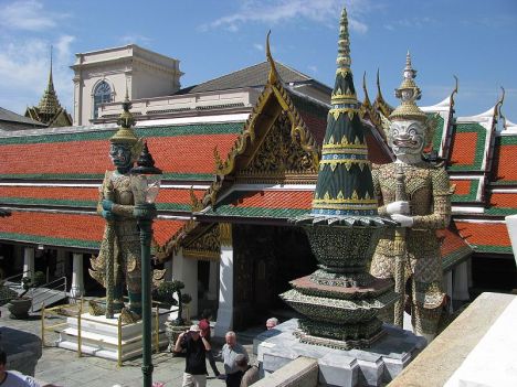 800px-Wat_Phra_Sri_Rattana_Satsadaram_04